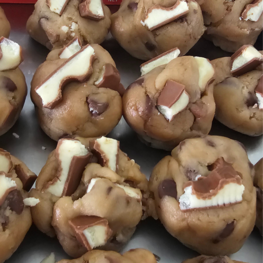 Freeze dried Kinder chocolate cookie dough 🍪🍫